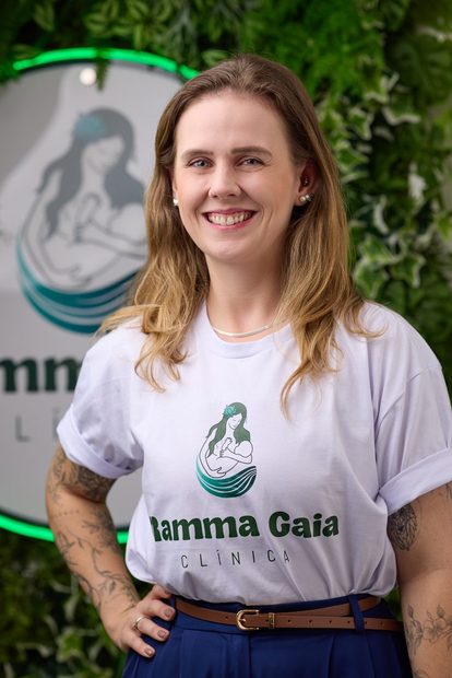 Retrato de Stephanie Hackradt, fisioterapeuta neurofuncional e respiratória